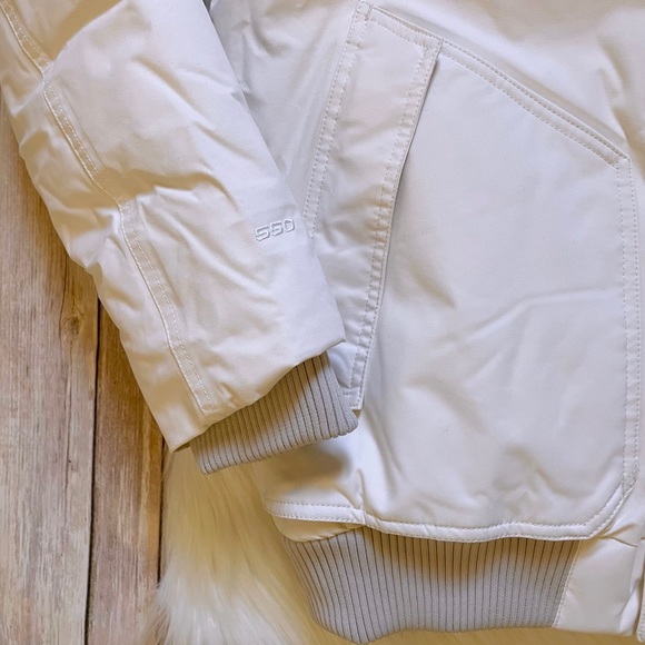 The North Face Men’s Gotham III Waterproof Jacket - Picture 4 of 10